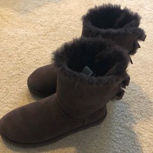 UGG Bailey Bow II gorgeous like new condition
